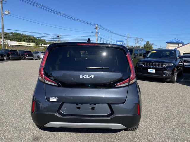 2024 Kia Soul LX photo 3