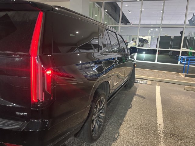 2024 Cadillac Escalade ESV Sport's photo