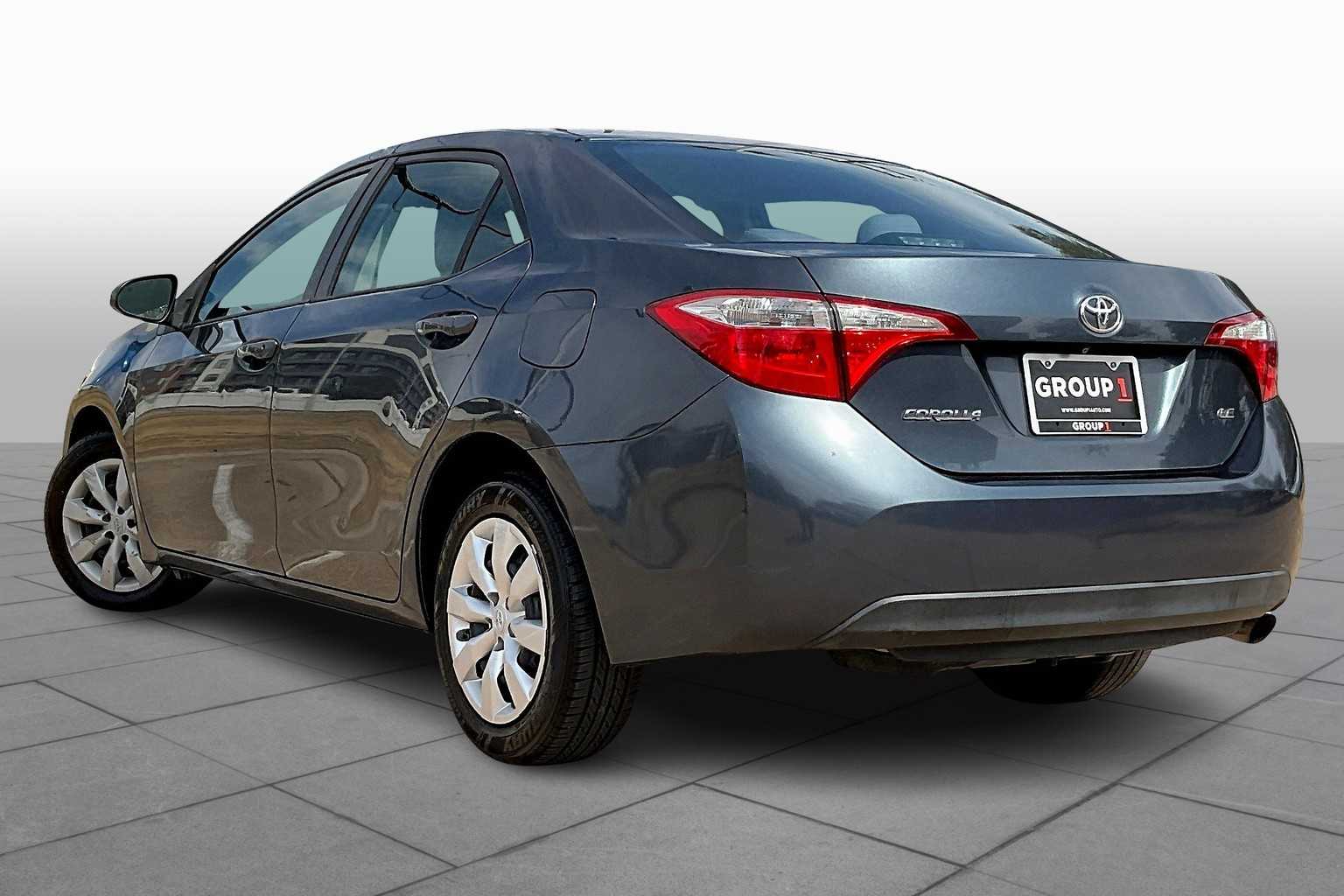 2016 Toyota Corolla LE photo 10