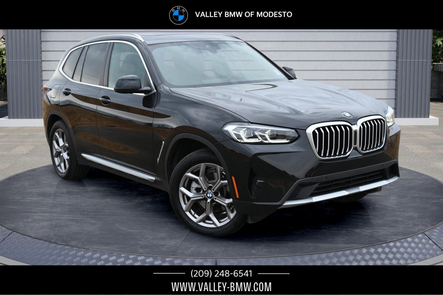 2023 BMW X3 30i's photo
