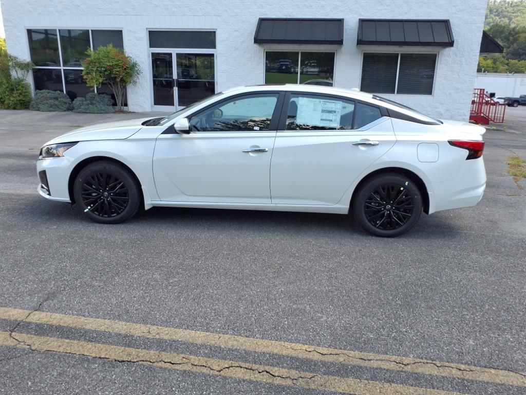 2025 Nissan Altima SV Special Edition photo 6