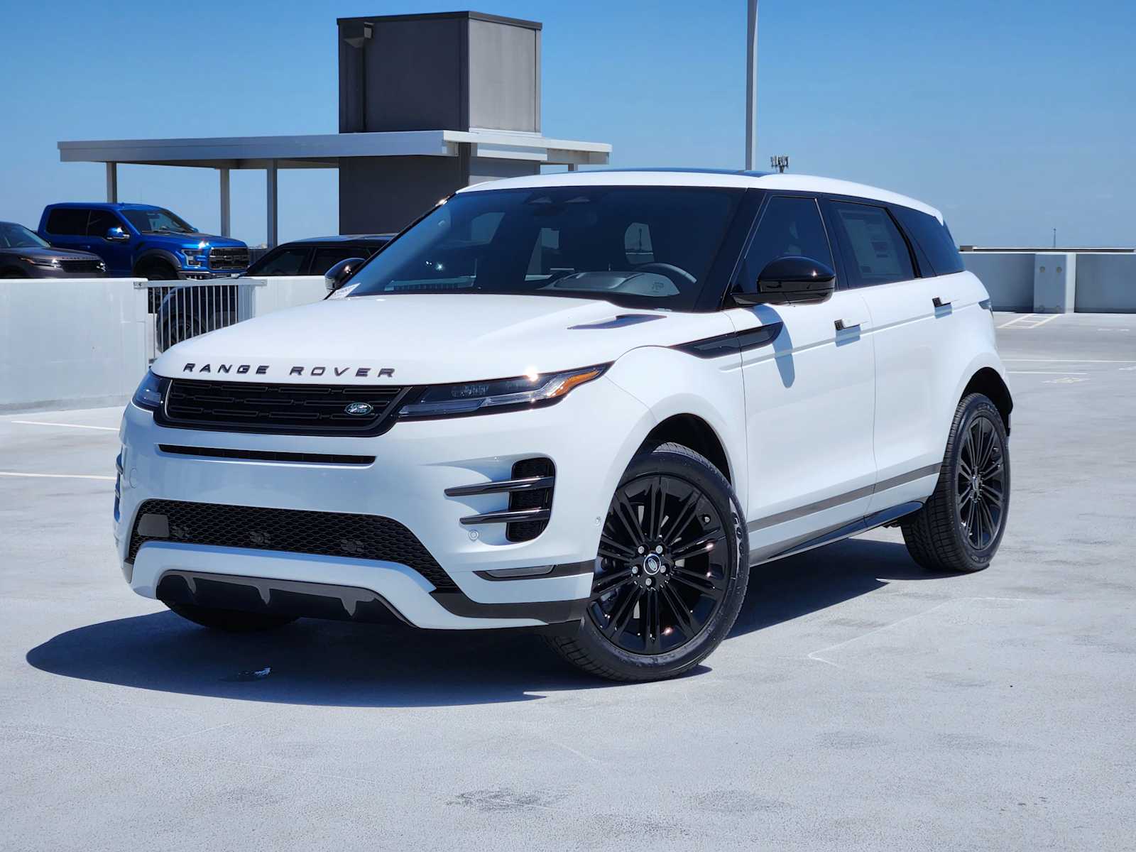 2026 Land Rover Range Rover Evoque Dynamic SE