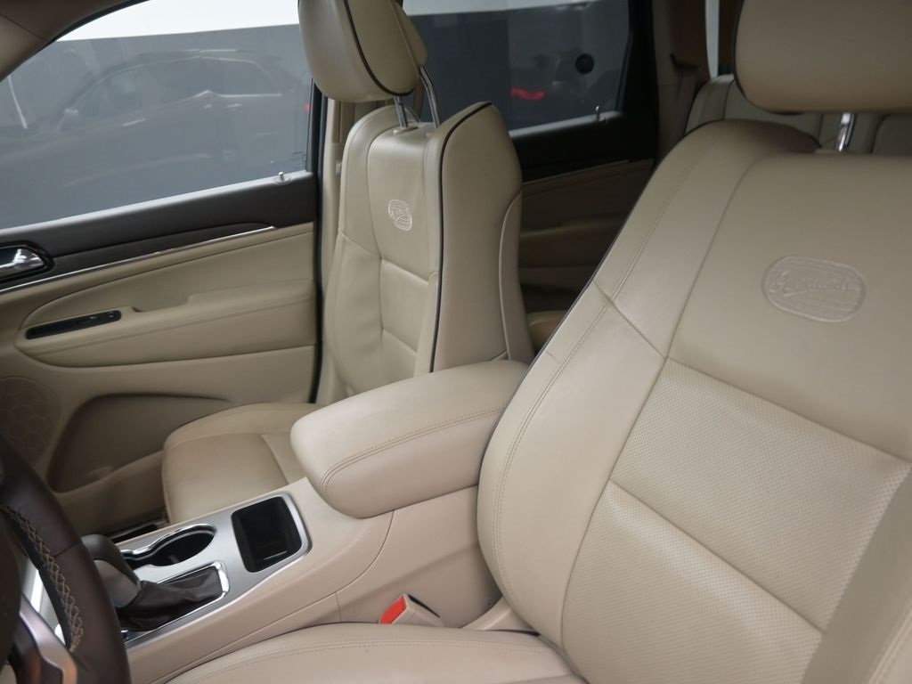 2020 Jeep Grand Cherokee Overland photo 25