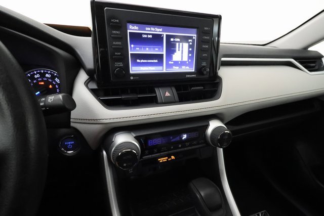 2022 Toyota RAV4 Hybrid XLE photo 16