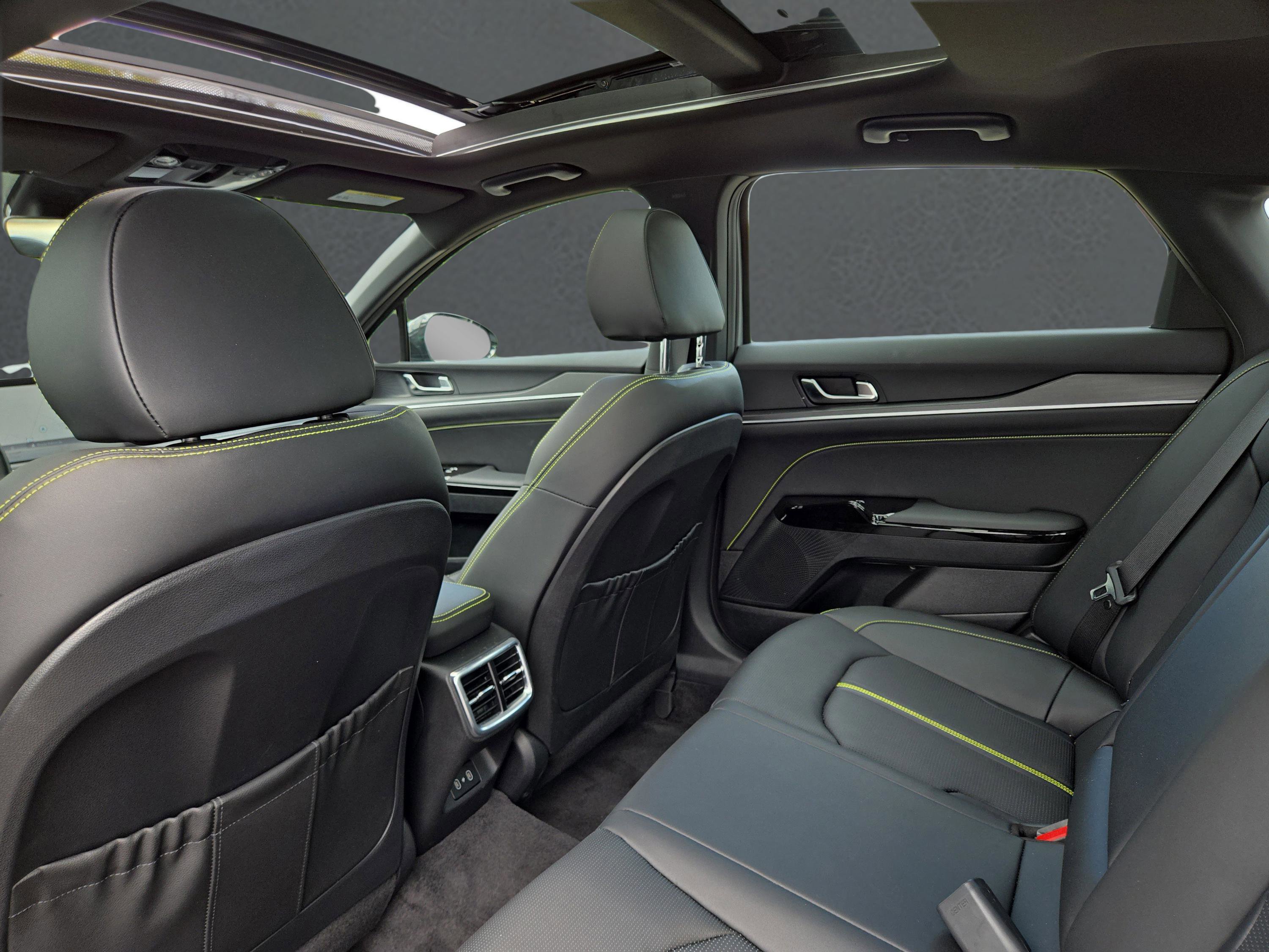 2025 Kia K5 GT photo 10