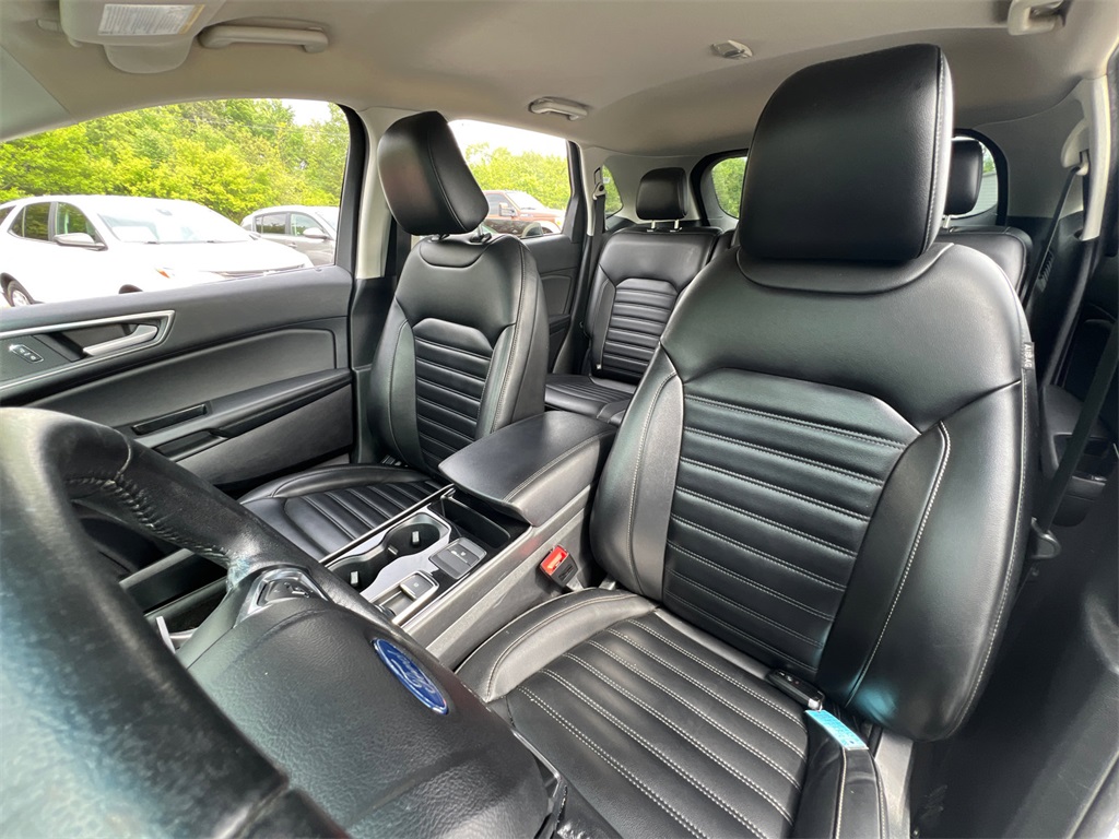 2020 Ford Edge SEL photo 24
