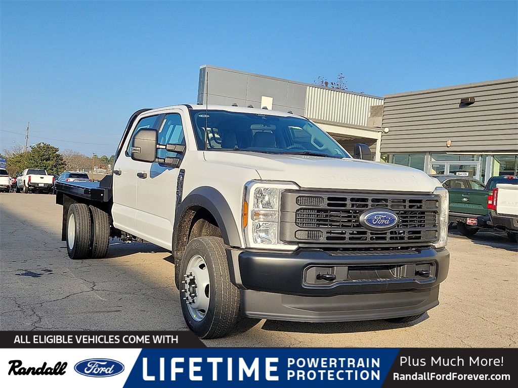 2026 Ford F-550 Super Duty Chassis Cab XL's photo