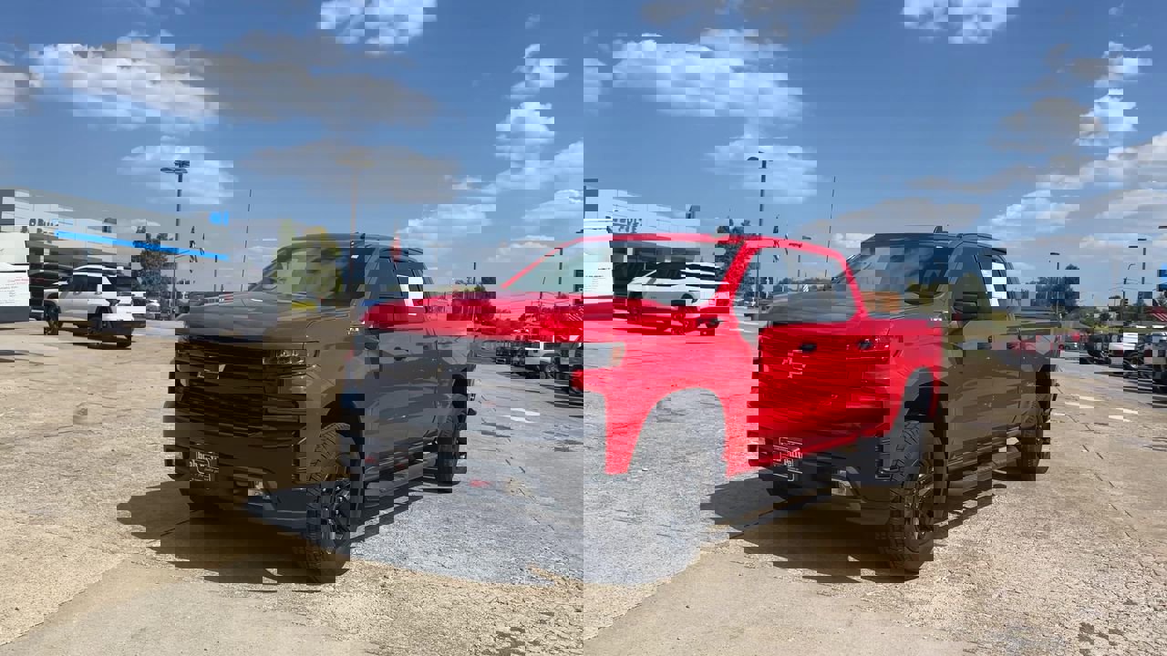 2020 Chevrolet Silverado Trail Boss 1500 LT photo 4