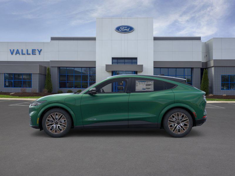 2025 Ford Mustang Mach-E Premium photo 4