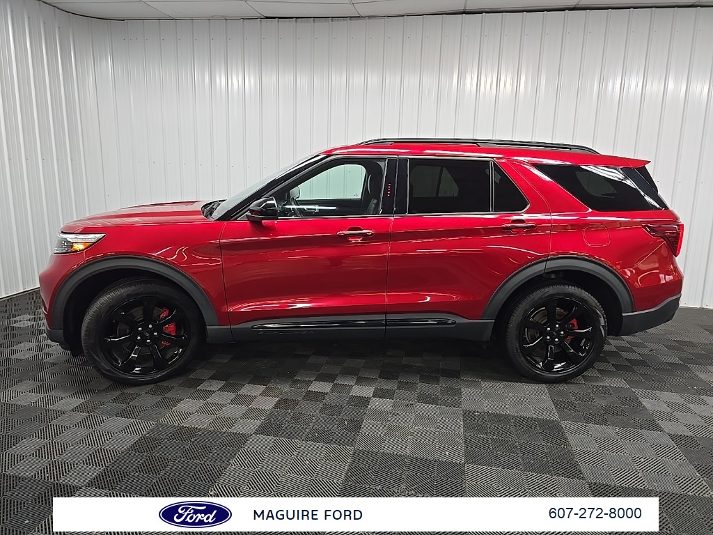 2022 Ford Explorer ST photo 6