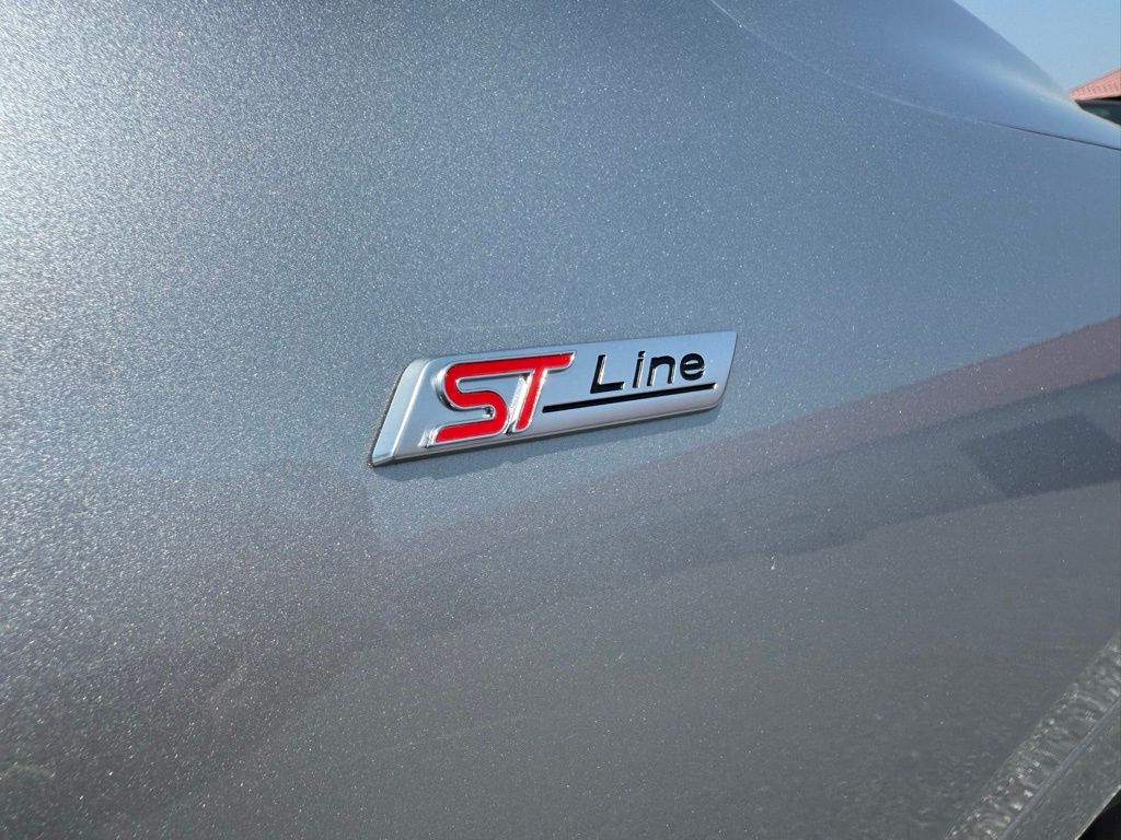 2023 Ford Escape ST-Line photo 9
