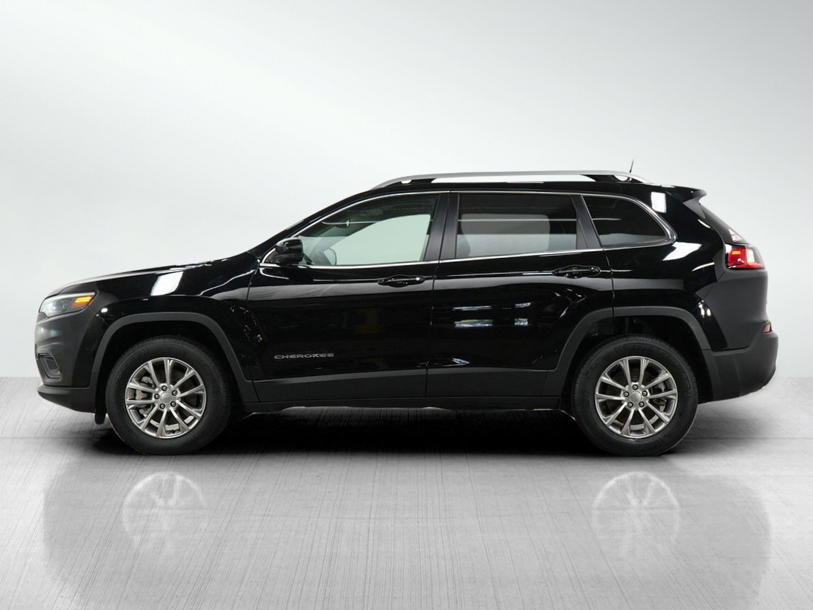 Used 2021 Jeep Cherokee Latitude Lux with VIN 1C4PJMMXXMD234302 for sale in Hopkins, Minnesota