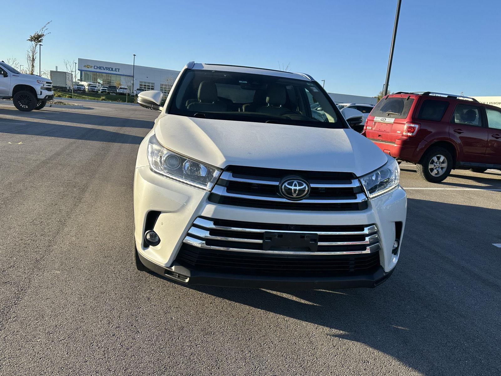 2019 Toyota Highlander Limited photo 4