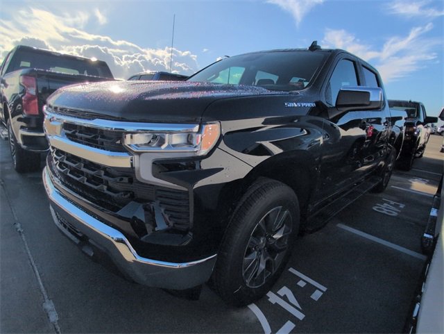2026 Chevrolet Silverado 1500 LT photo 4