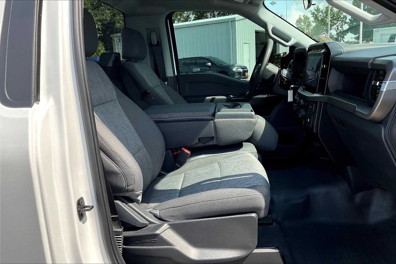 2024 Ford F-150 XL photo 8
