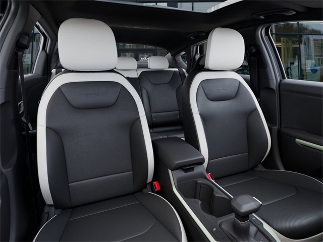 2025 Kia K4 GT-Line Turbo photo 13