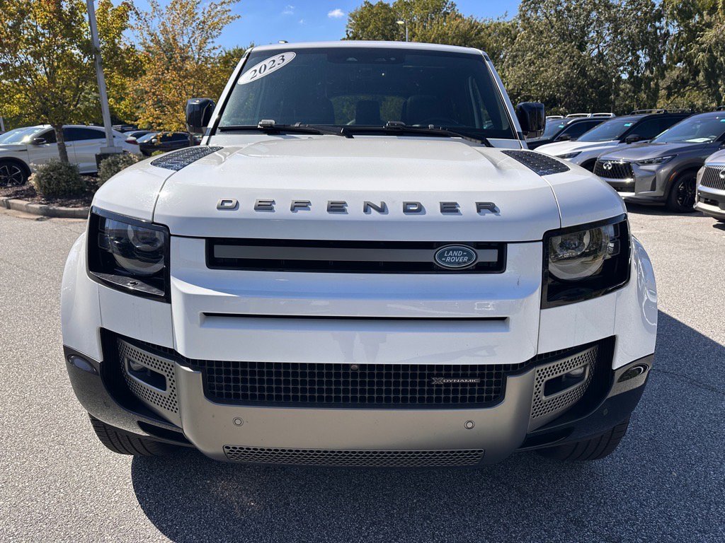 2023 Land Rover Defender 130 X-Dynamic SE photo 8
