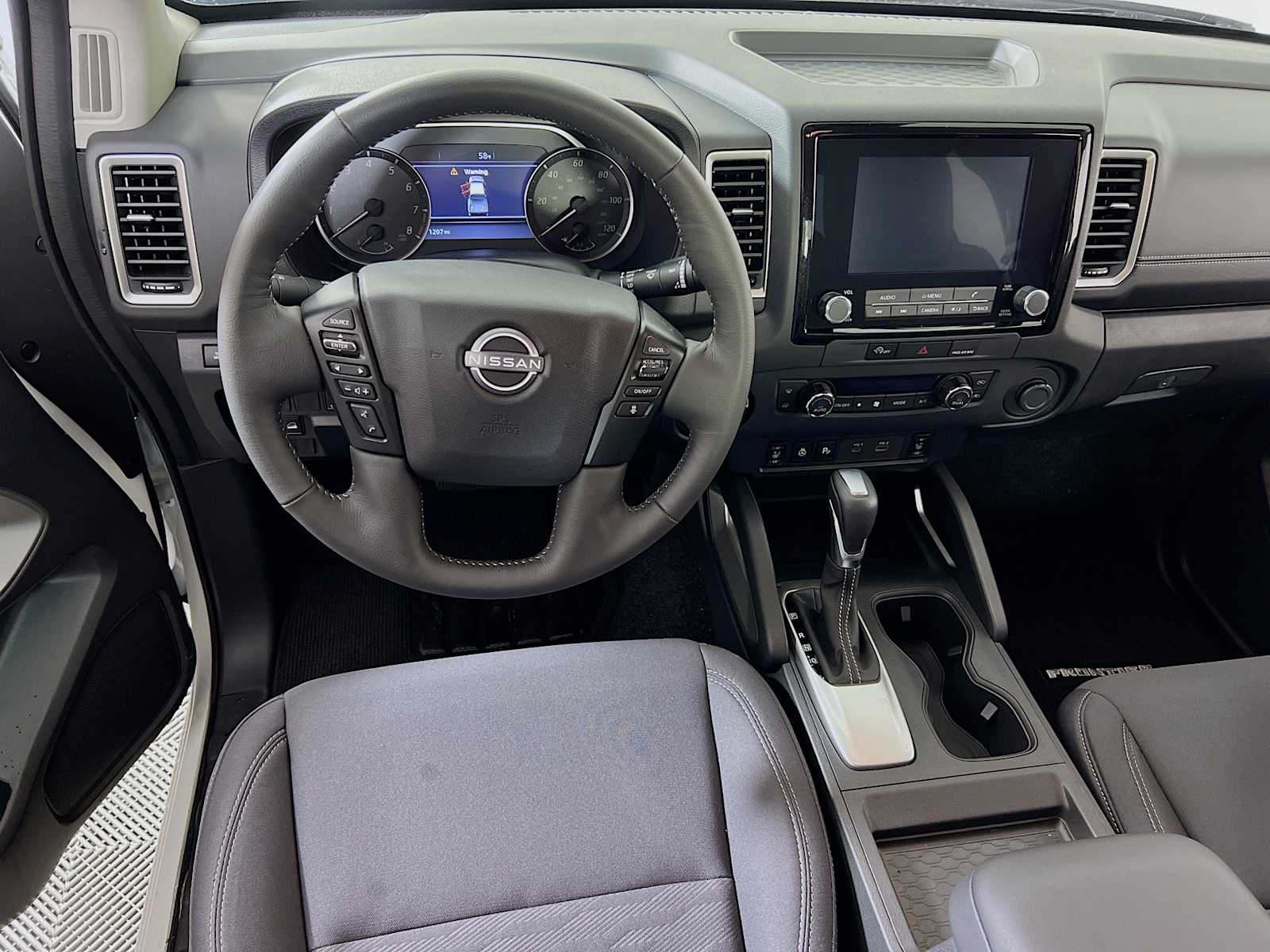 2024 Nissan Frontier SV photo 17