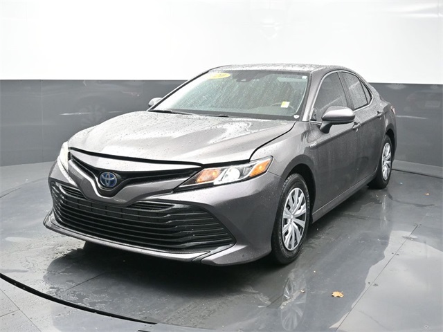 2020 Toyota Camry LE's photo