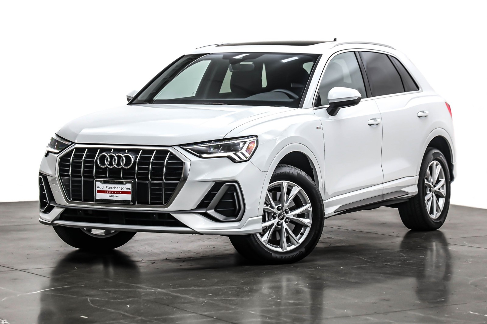 2025 Audi Q3 S Line Premium Plus's photo