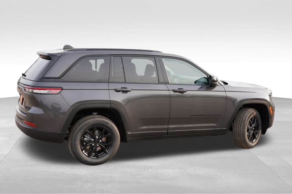 2025 Jeep Grand Cherokee Altitude X photo 4