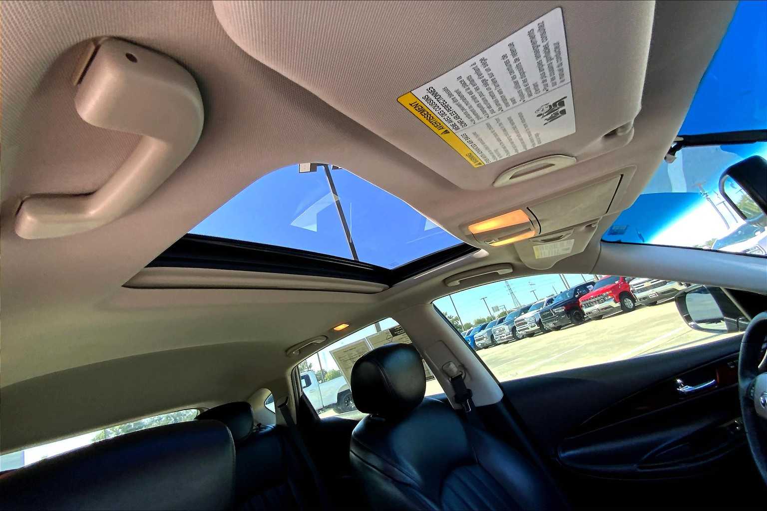 2017 Infiniti QX50 photo 12