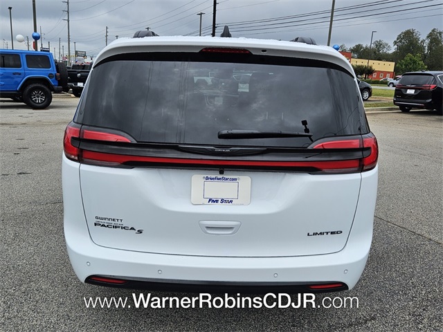 2026 Chrysler Pacifica Limited photo 10