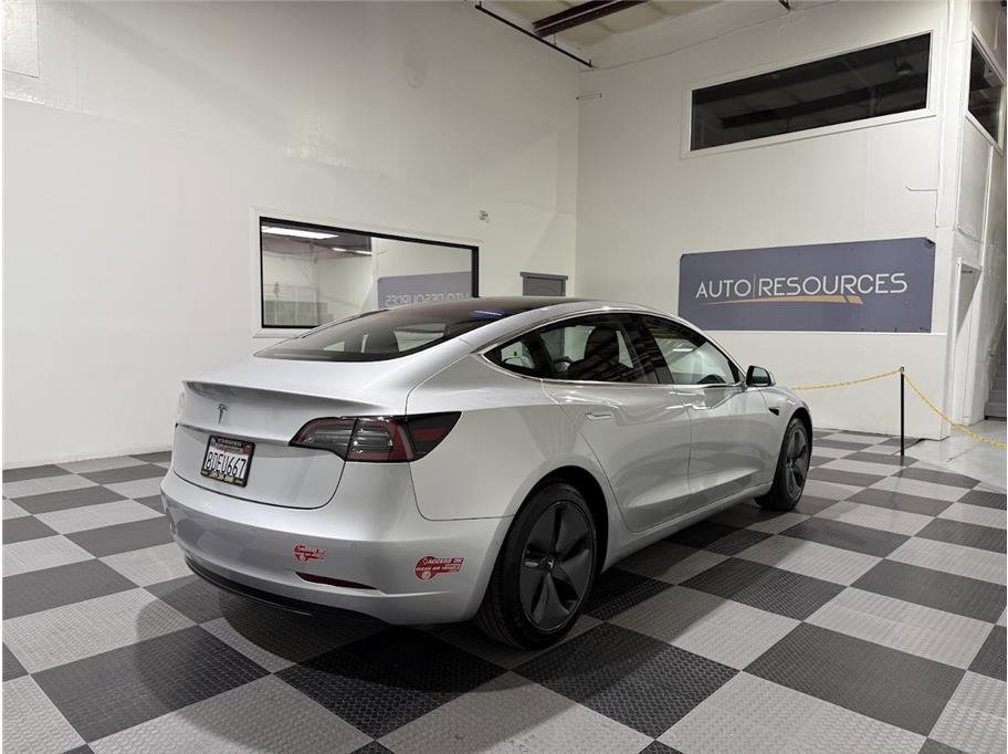 2018 Tesla Model 3 Long Range photo 5