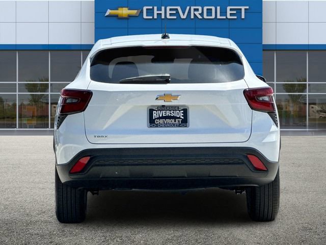 2026 Chevrolet Trax LS photo 4