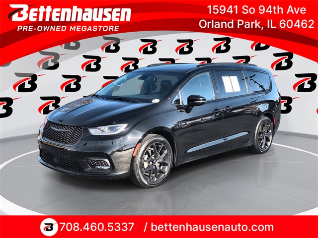 2025 Chrysler Pacifica Limited's photo