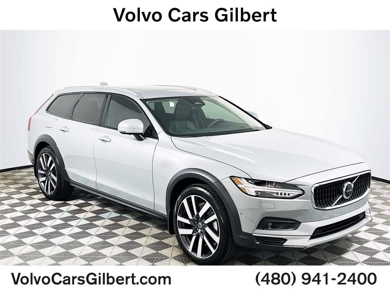 2025 Volvo V90 Cross Country Ultra's photo
