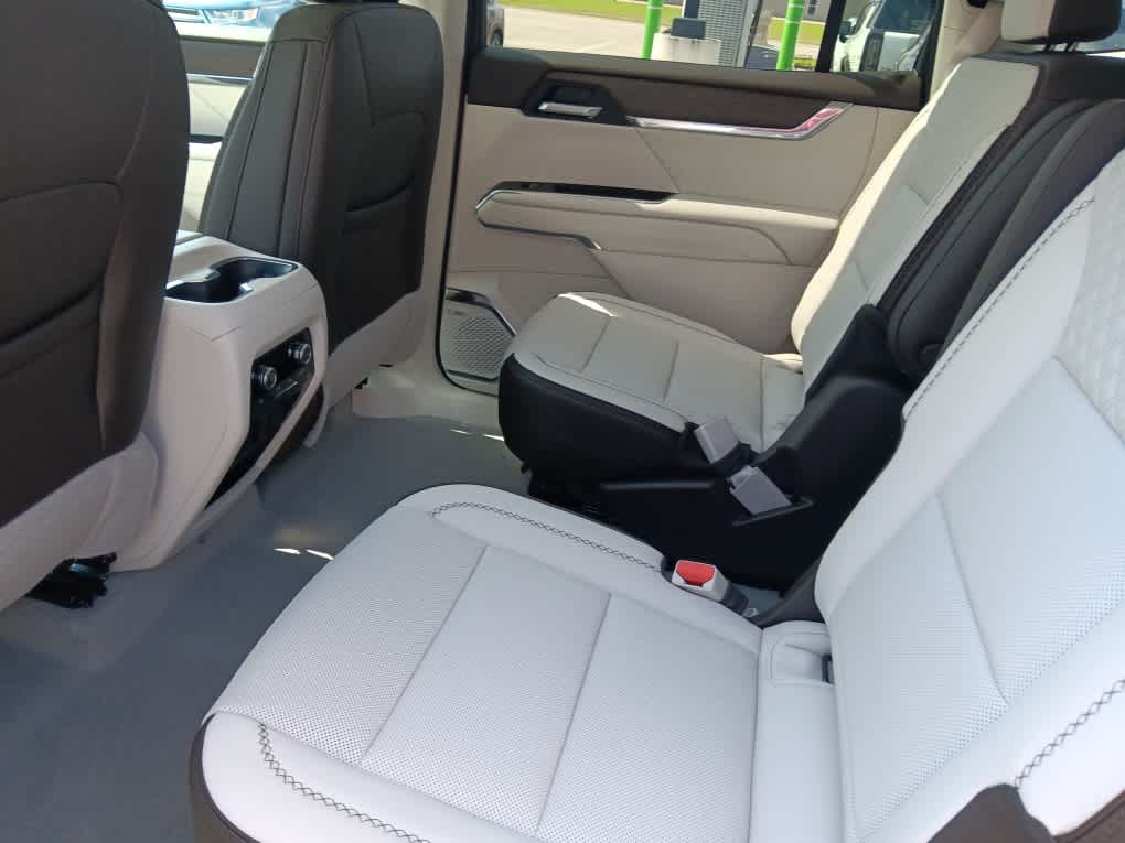 2026 Gmc Acadia Denali photo 9