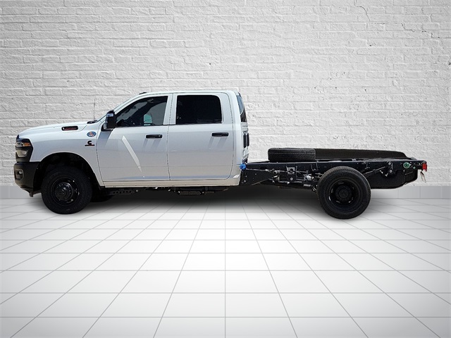2025 Ram 3500 Tradesman photo 2