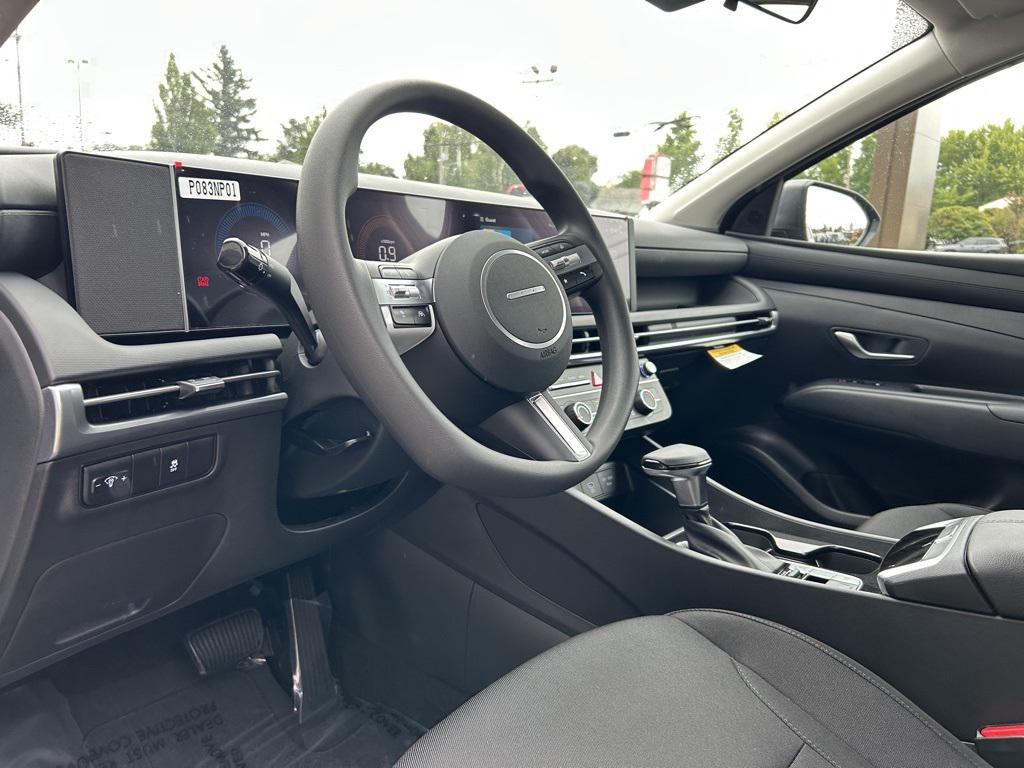 2025 Hyundai Tucson SE photo 12