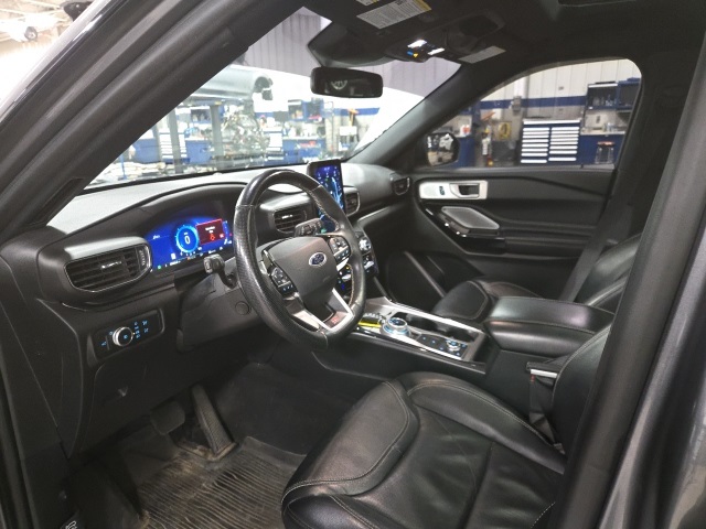 2021 Ford Explorer ST photo 3
