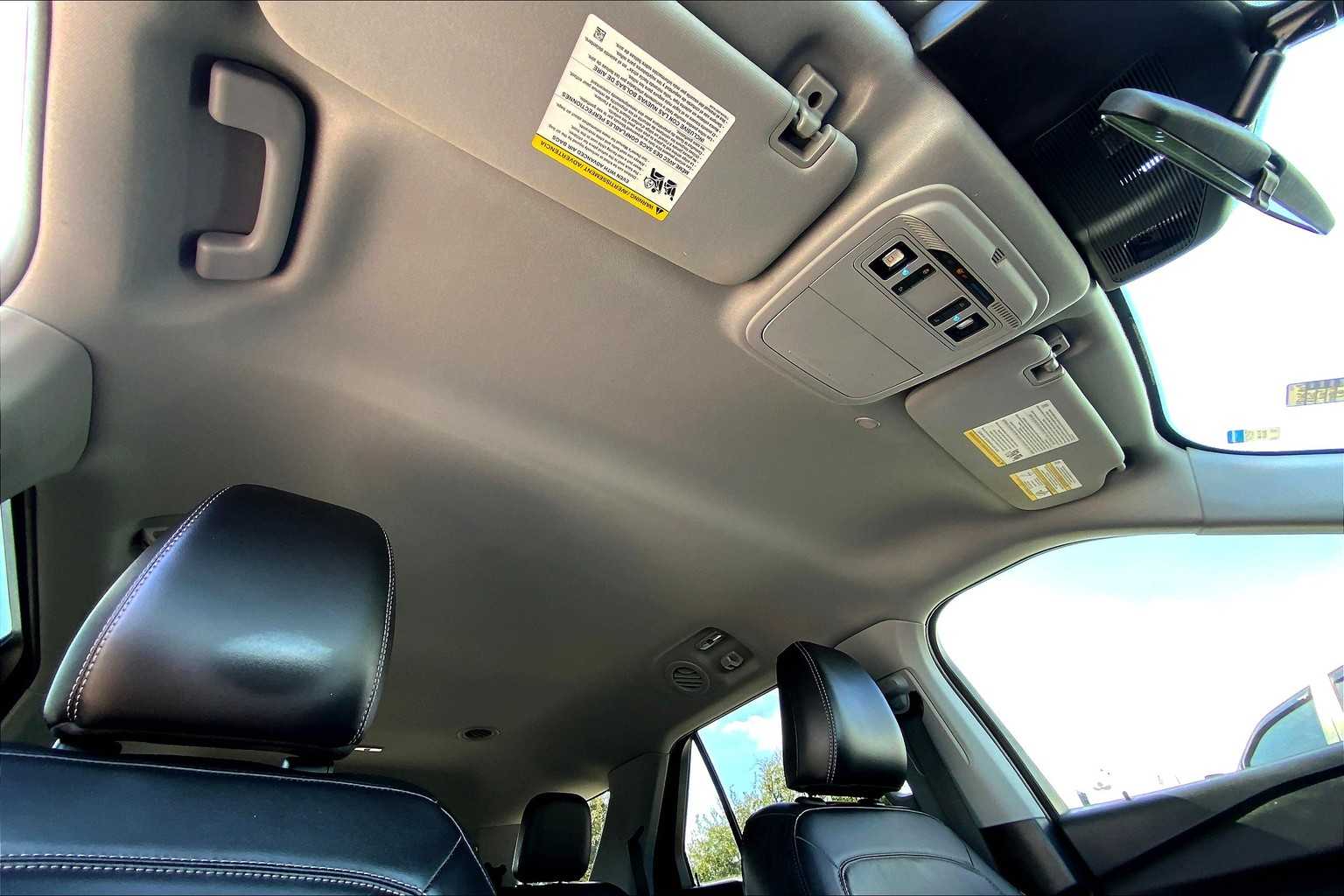 2023 Ford Explorer XLT photo 10