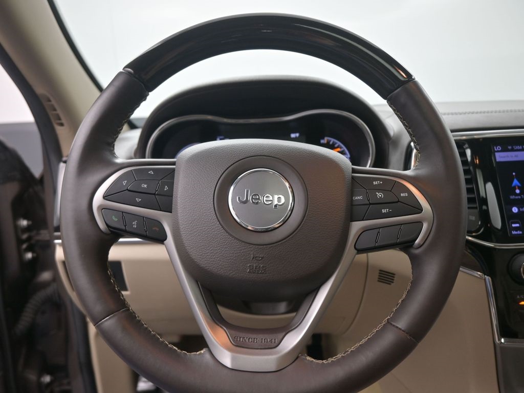 2020 Jeep Grand Cherokee Overland photo 2