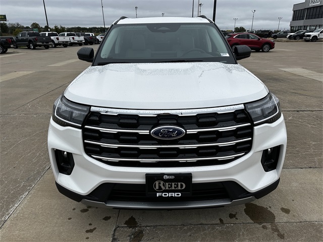2025 Ford Explorer photo 3