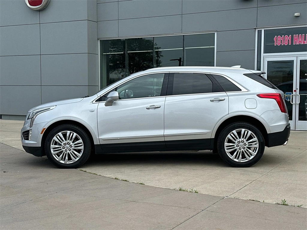2019 Cadillac XT5 Premium Luxury photo 2