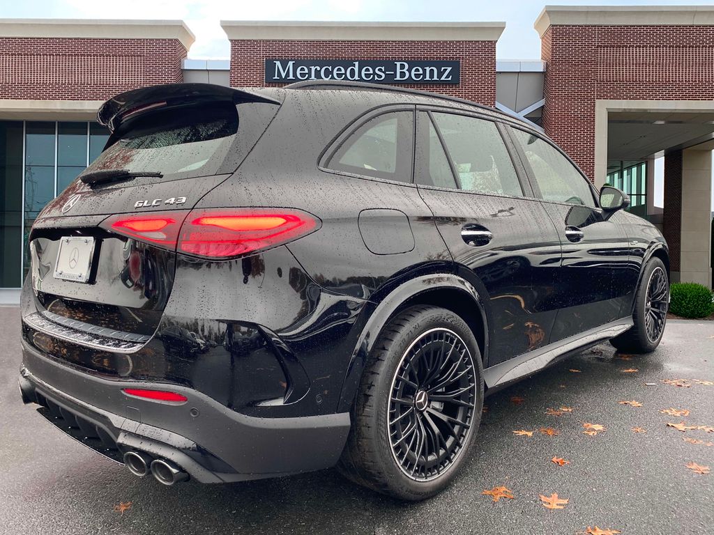 2025 Mercedes Benz GLC 43 AMG photo 5