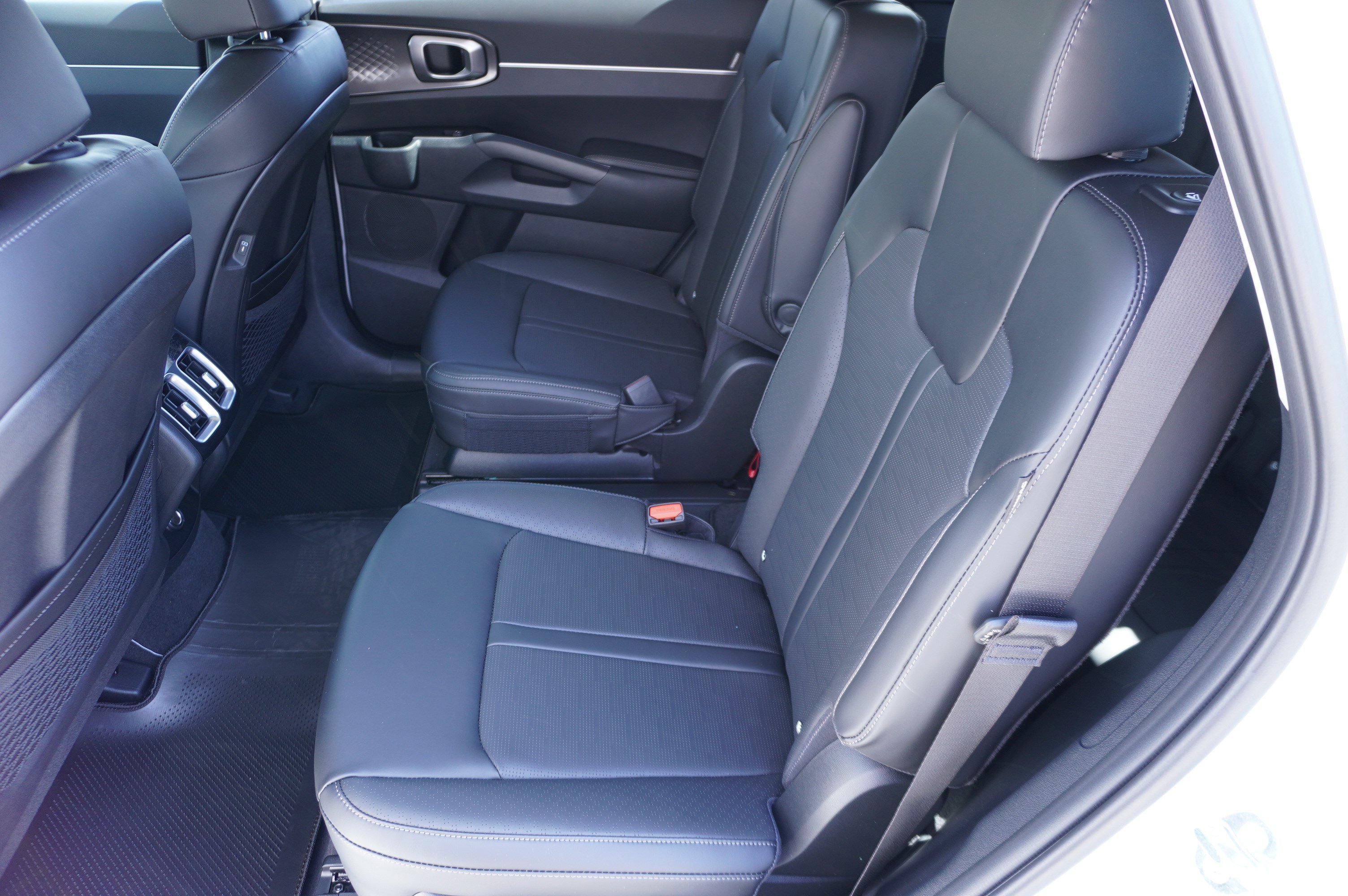 2025 Kia Sorento EX photo 18