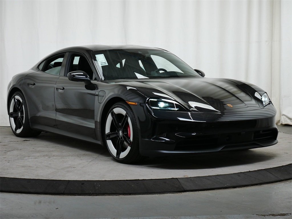 2025 Porsche Taycan 4S photo 9
