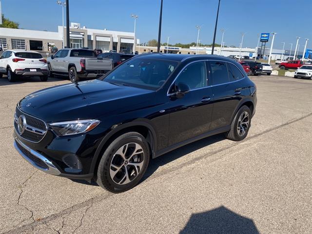 2025 Mercedes-Benz GLC Base's photo