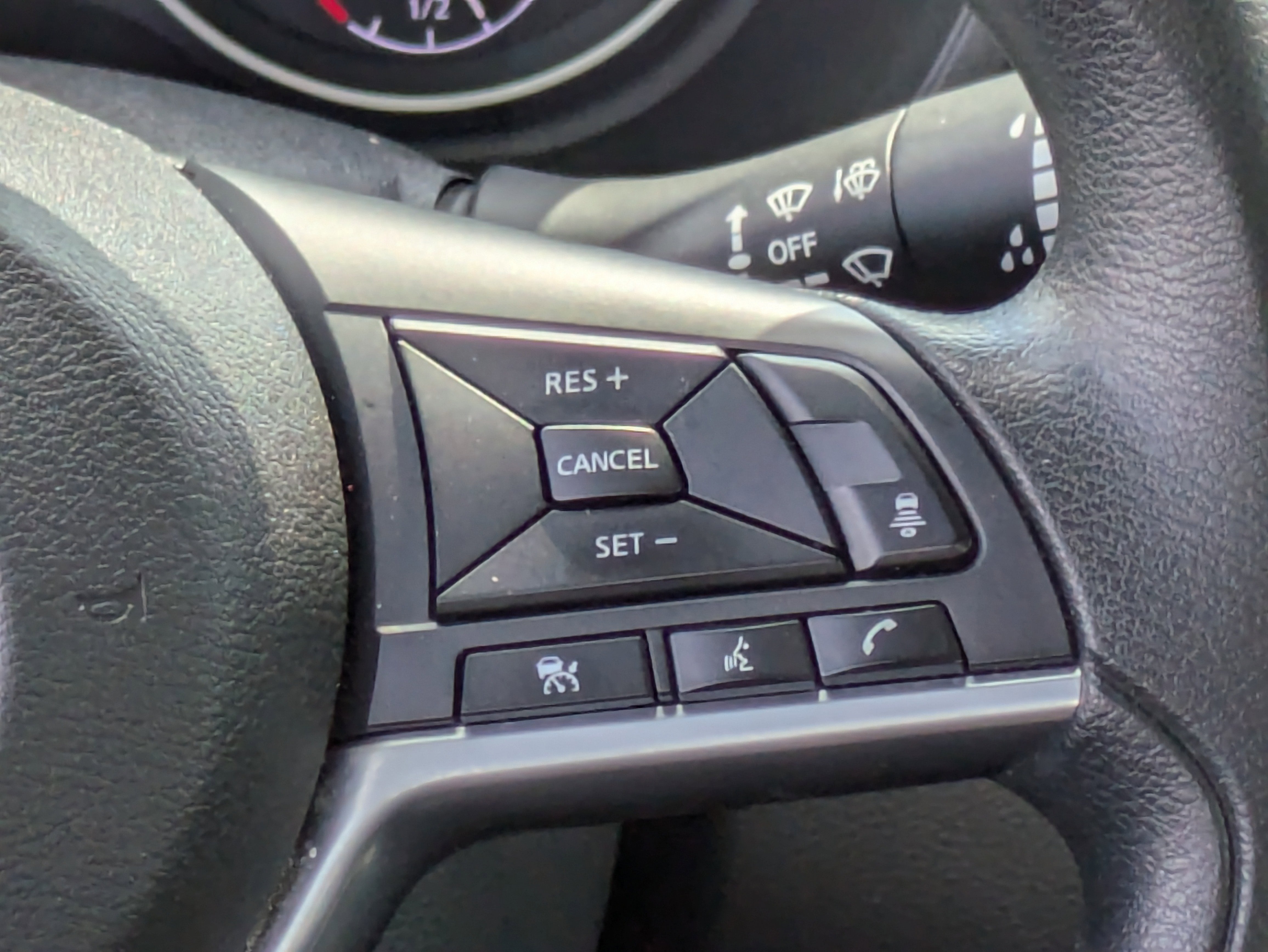 2024 Nissan Sentra SV photo 5