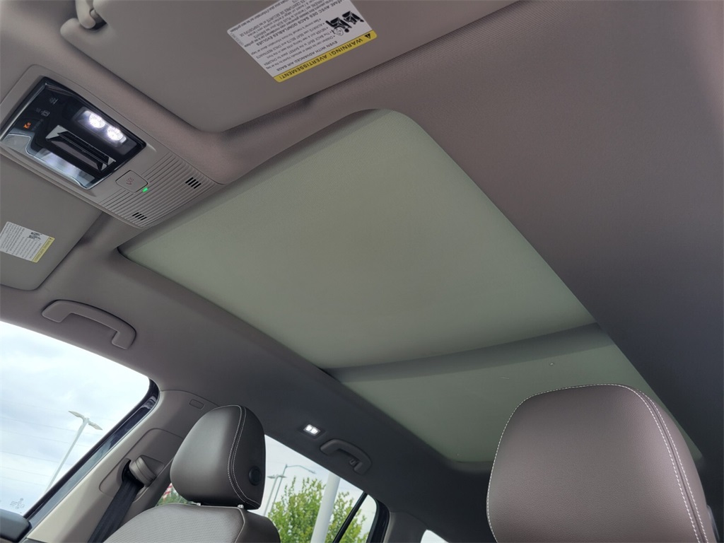 2026 Volkswagen Atlas SEL photo 4