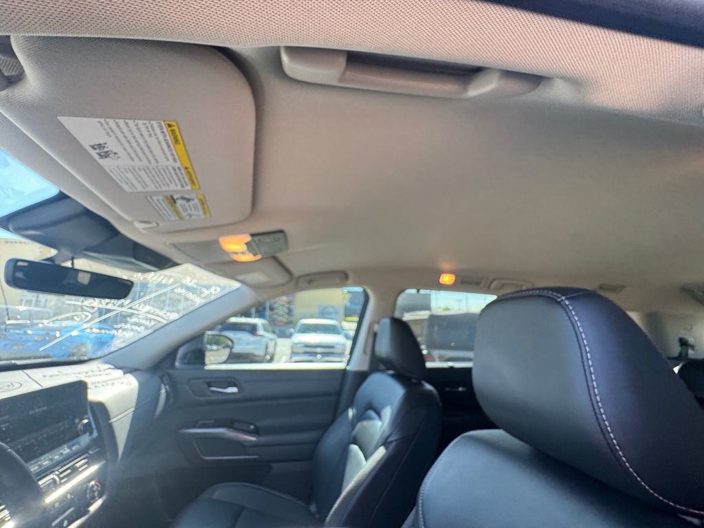 2023 Nissan Pathfinder SL photo 21