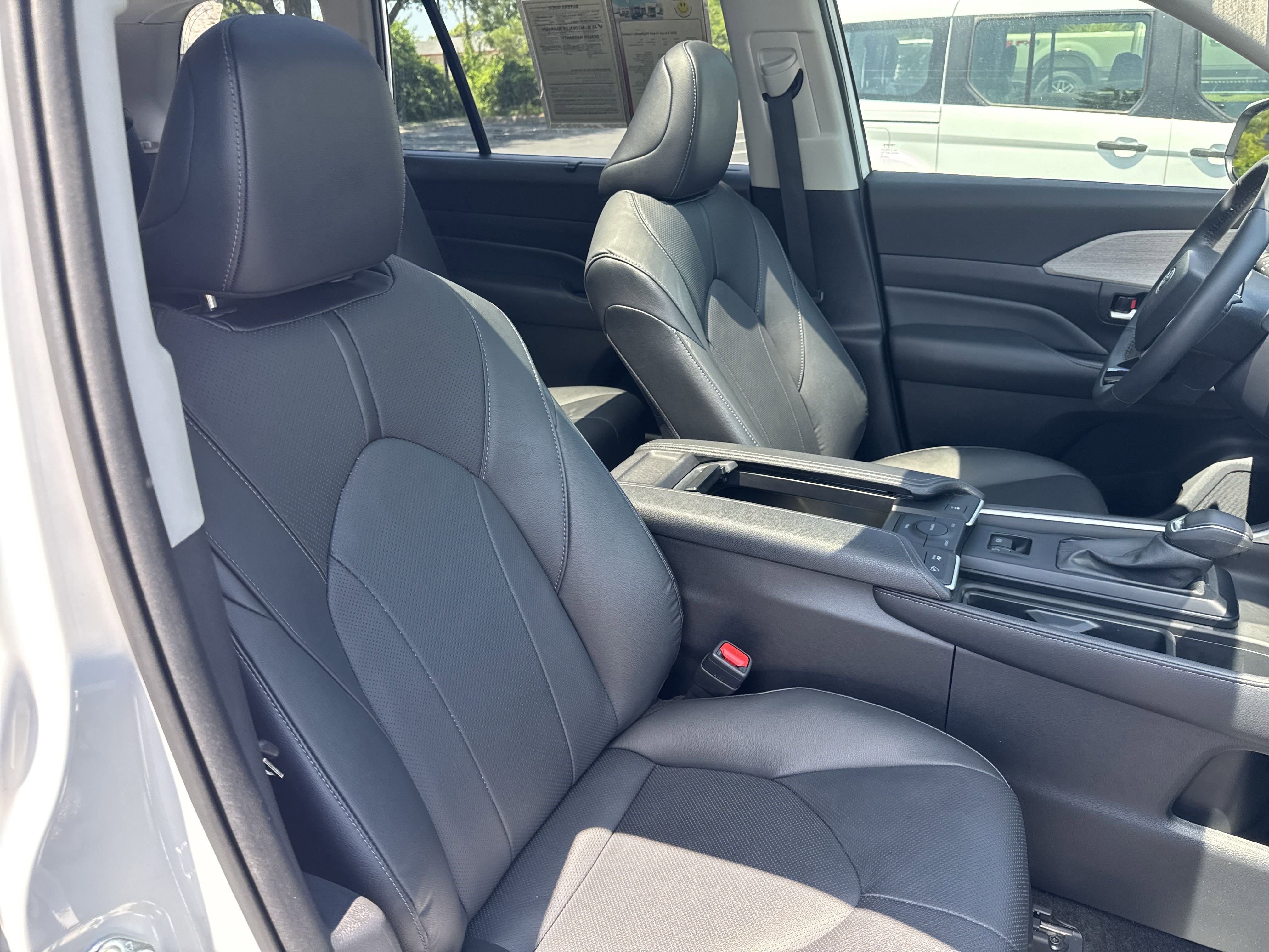 2024 Toyota Grand Highlander Limited photo 24