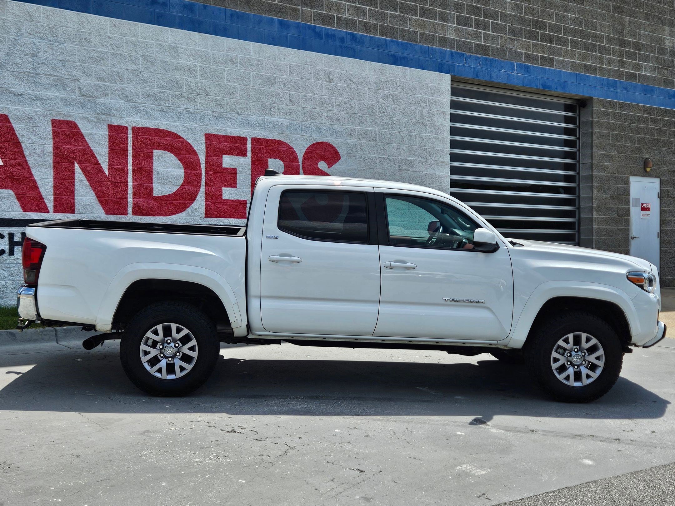 2018 Toyota Tacoma SR5 photo 7