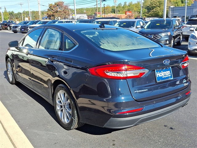 2020 Ford Fusion SE photo 2