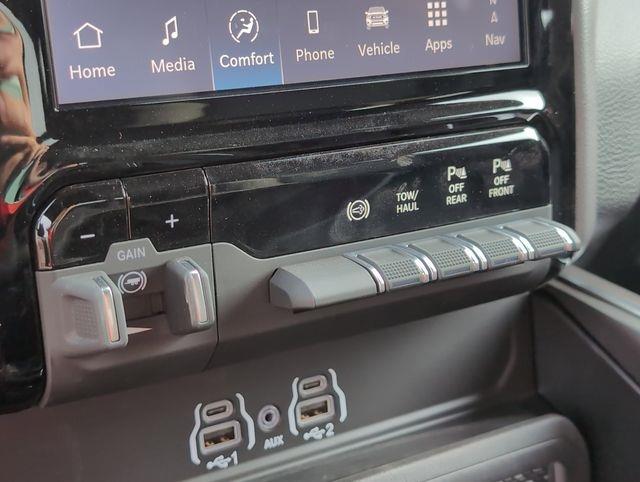 2025 Ram 2500 Big Horn photo 17